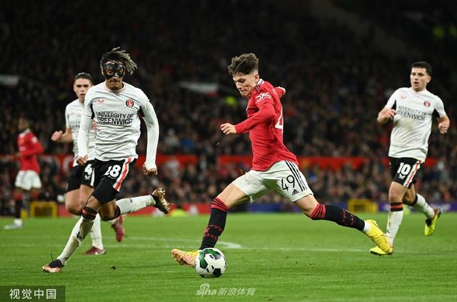 斯诺克世锦赛：16强已出14席 中国军团4人出局.